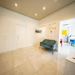 Living לינה וארוחת בוקר 4*