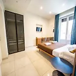 Living לינה וארוחת בוקר 4*