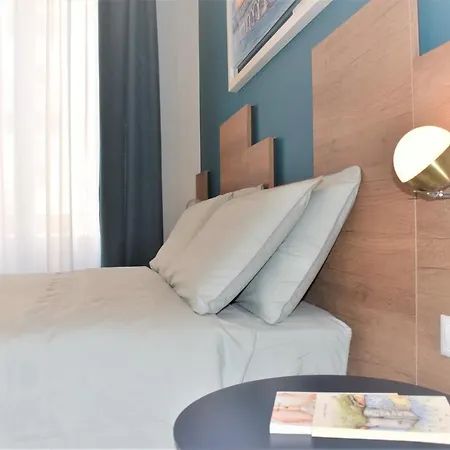 Living Bed & Breakfast 4*
